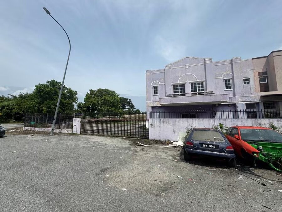 Sunway City Ipoh Factory - Front Exterior & Surrounding