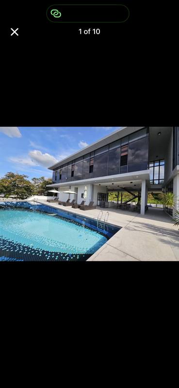 Swimming pool & clubhouse