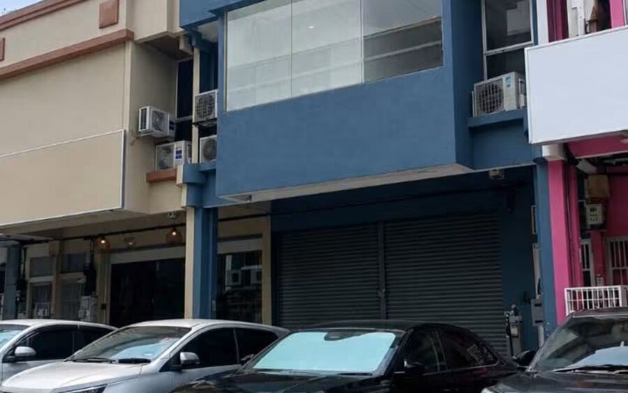 Bandar Puteri Puchong Shoplot - Front Exterior